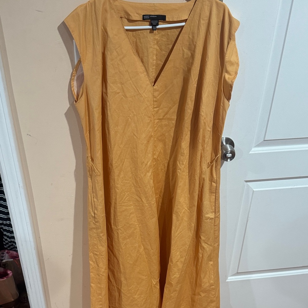 Maggy London Golden V-Neck Midi Dress